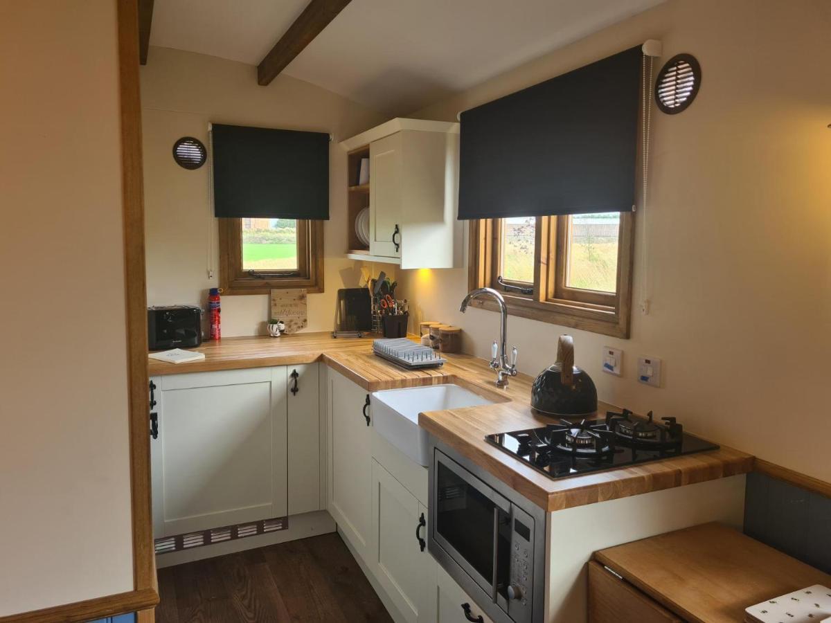 Вилла Boyce Fen Farm Retreat Glamping & Fishery Уисбек Экстерьер фото