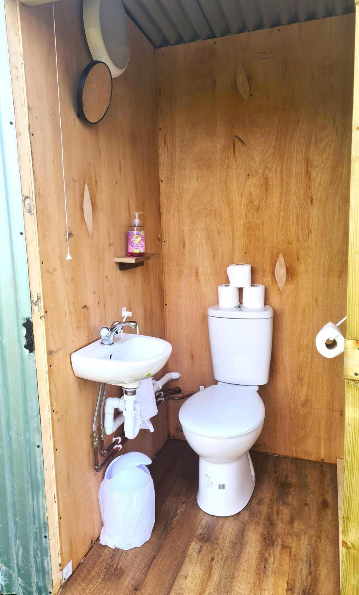 Вилла Boyce Fen Farm Retreat Glamping & Fishery Уисбек Экстерьер фото