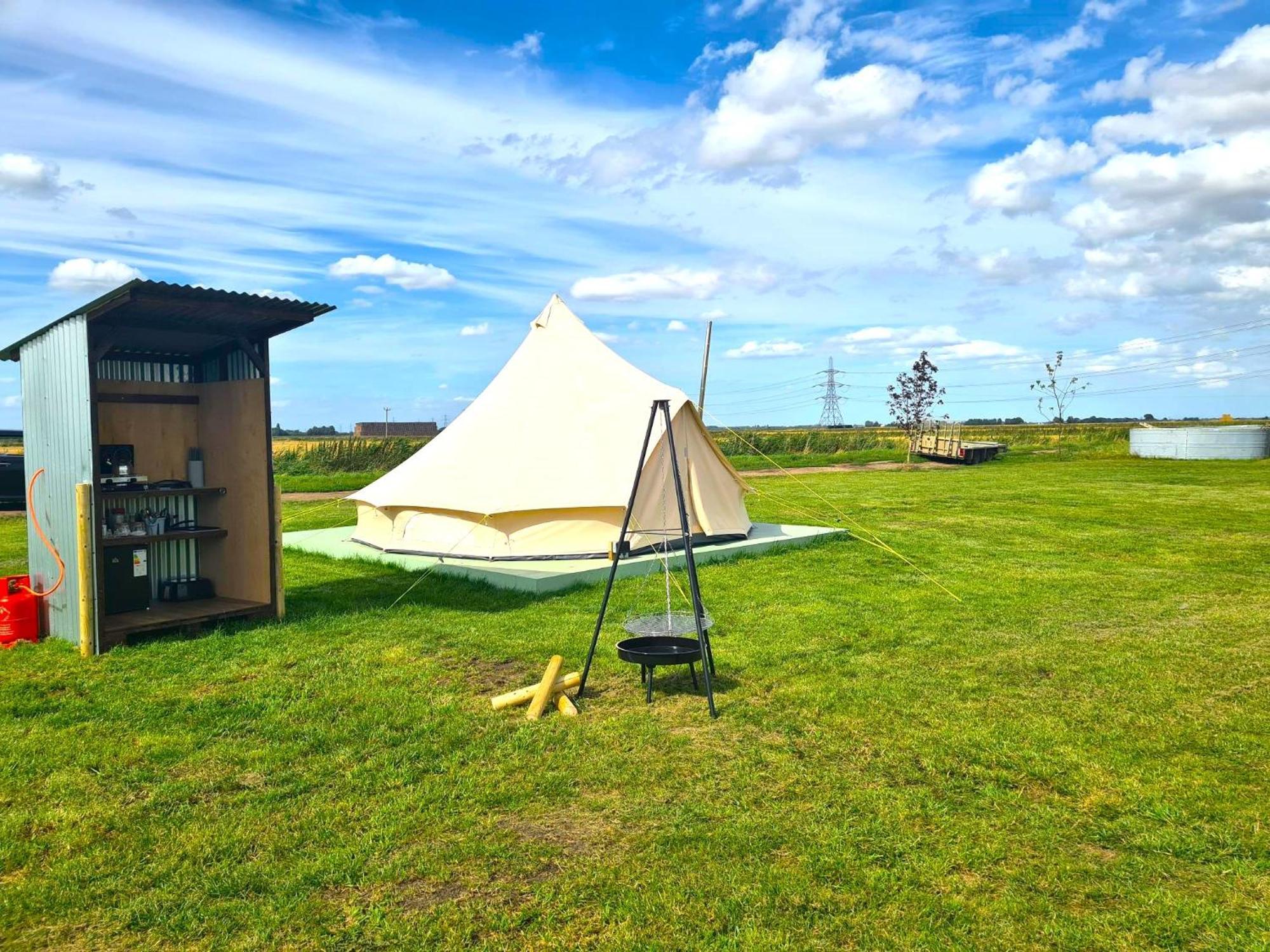 Вилла Boyce Fen Farm Retreat Glamping & Fishery Уисбек Экстерьер фото